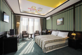 Attache Hotel